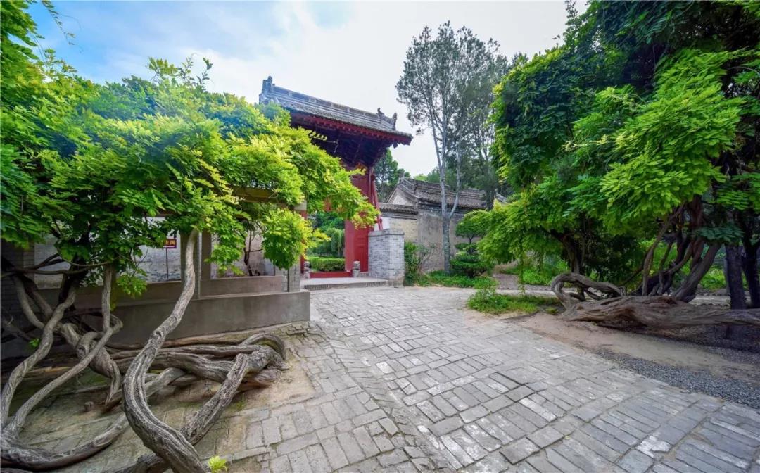清明寄哀思，紀(jì)念園也是一種風(fēng)景